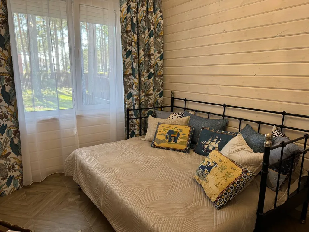 Коттедж в соснах у залива