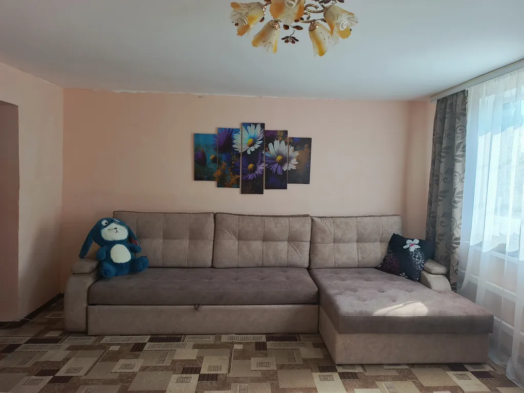 Уютный семeйный домик в тихом и спокойном районе