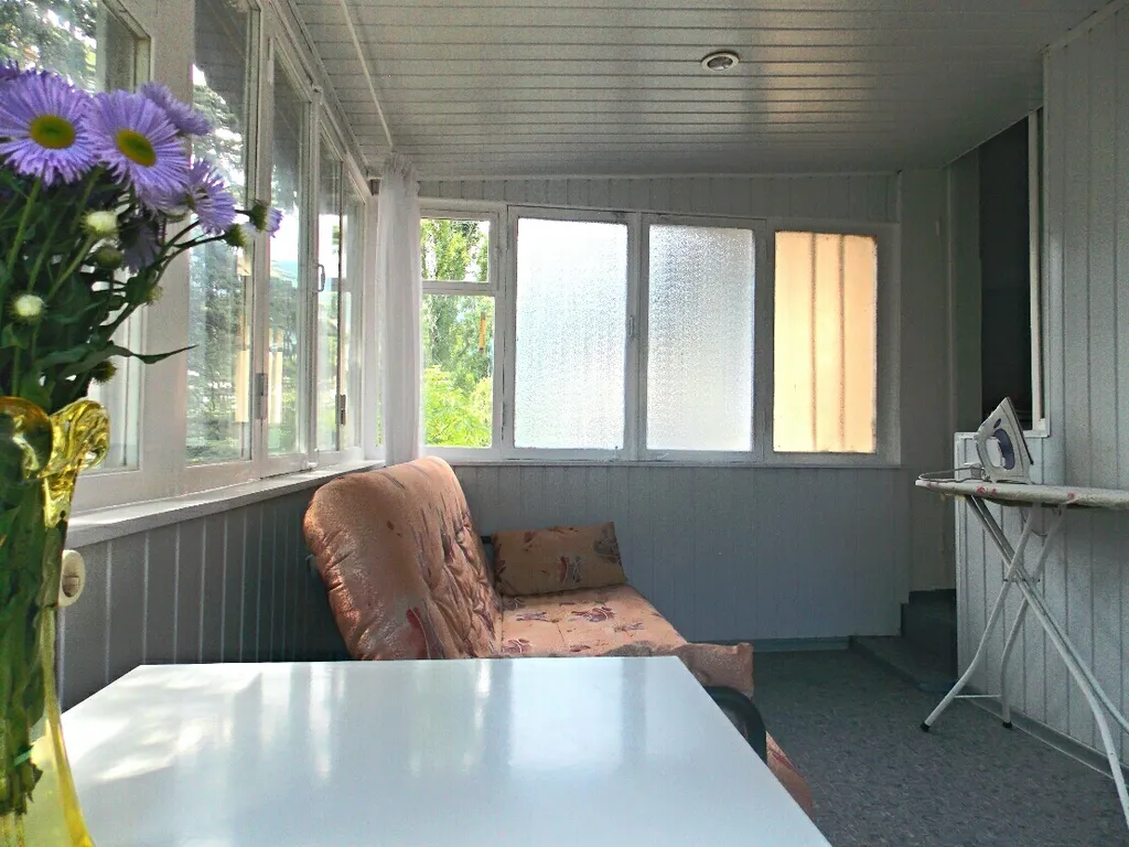 Уютная двухкомнатная квартира в центре со своим гаражем.