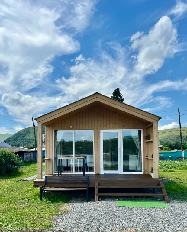 Домик с панорамным видом на Катунь