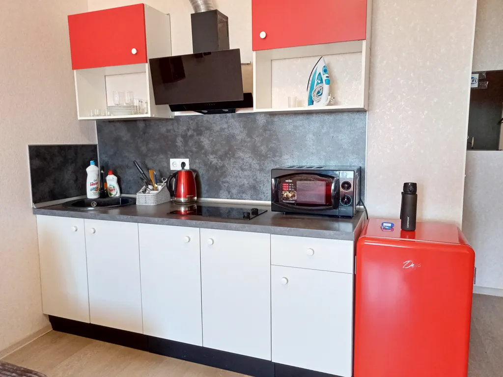 Уютная квартира-студия с диванчиком у жд вокзала и ТЦ Вавилон