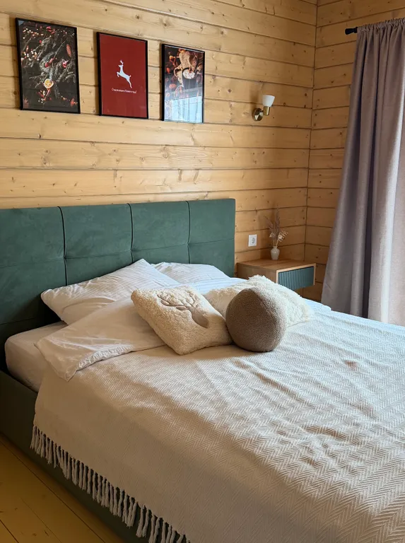 Уютный дом с панорамными окнами и баней на дровах