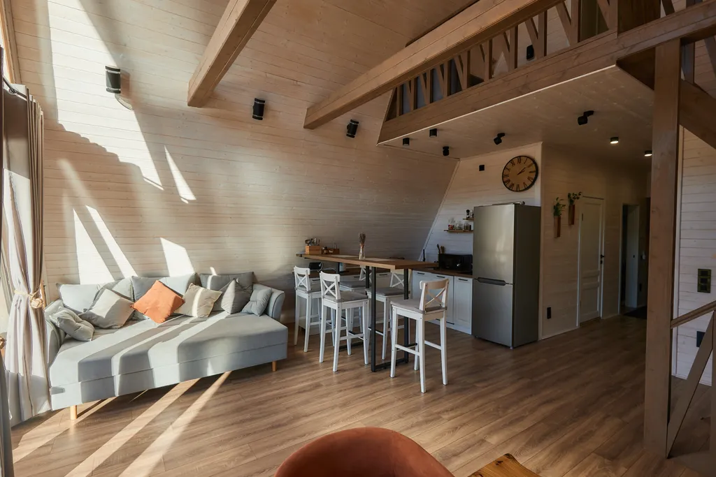 Большой дом для отдыха на берегу реки Кола