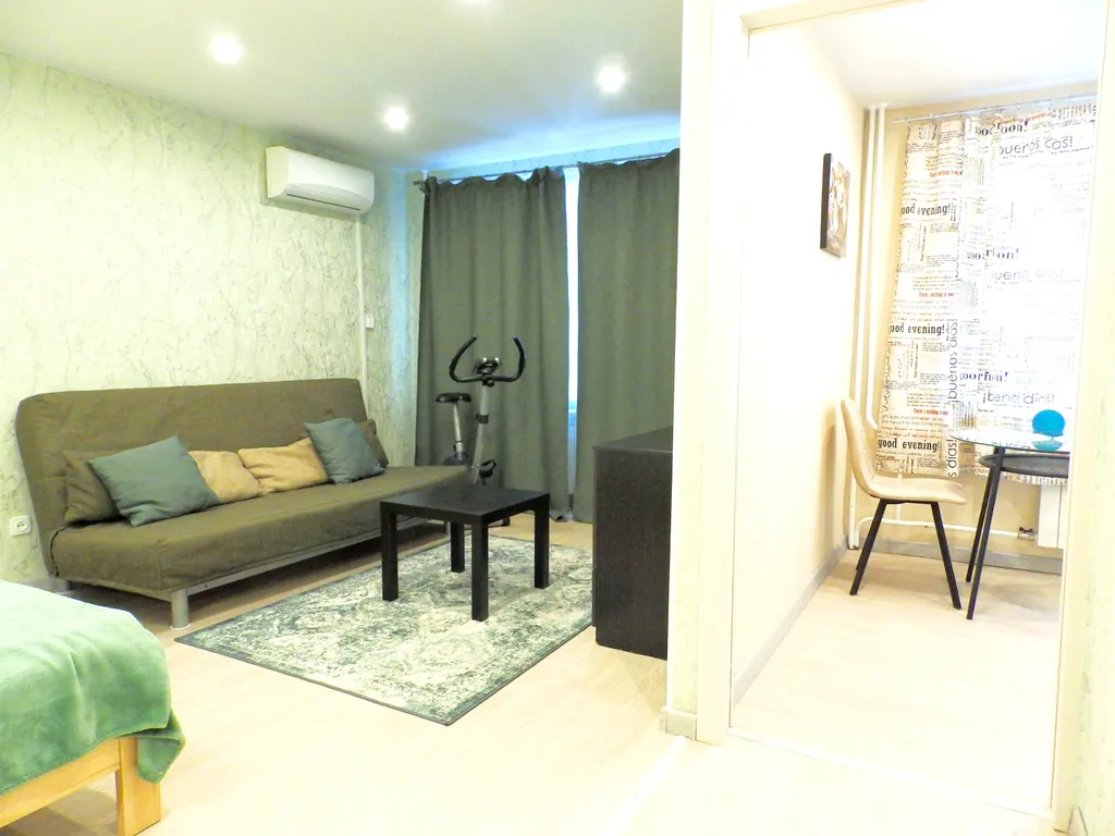 Уютная квартира на 2 этаже с велотренажером, кондиционером