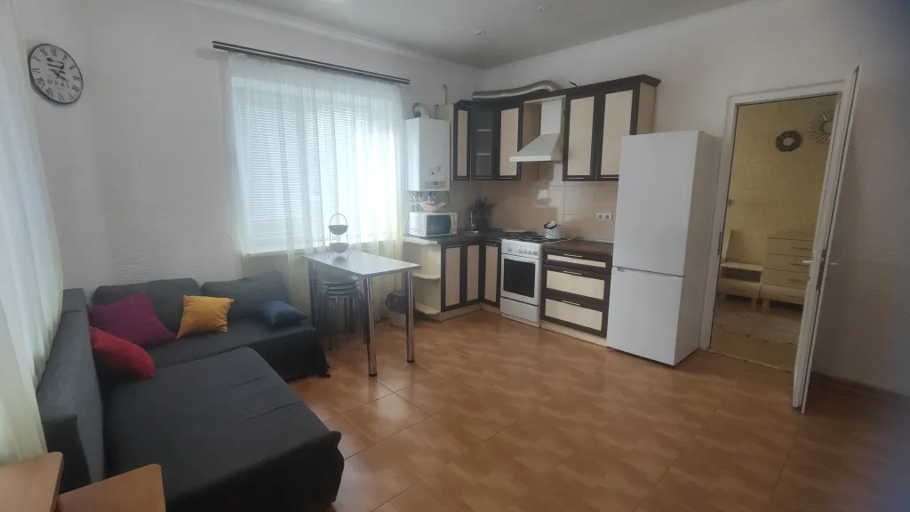 Коттедж Часть дома на первом этаже — Евпатория