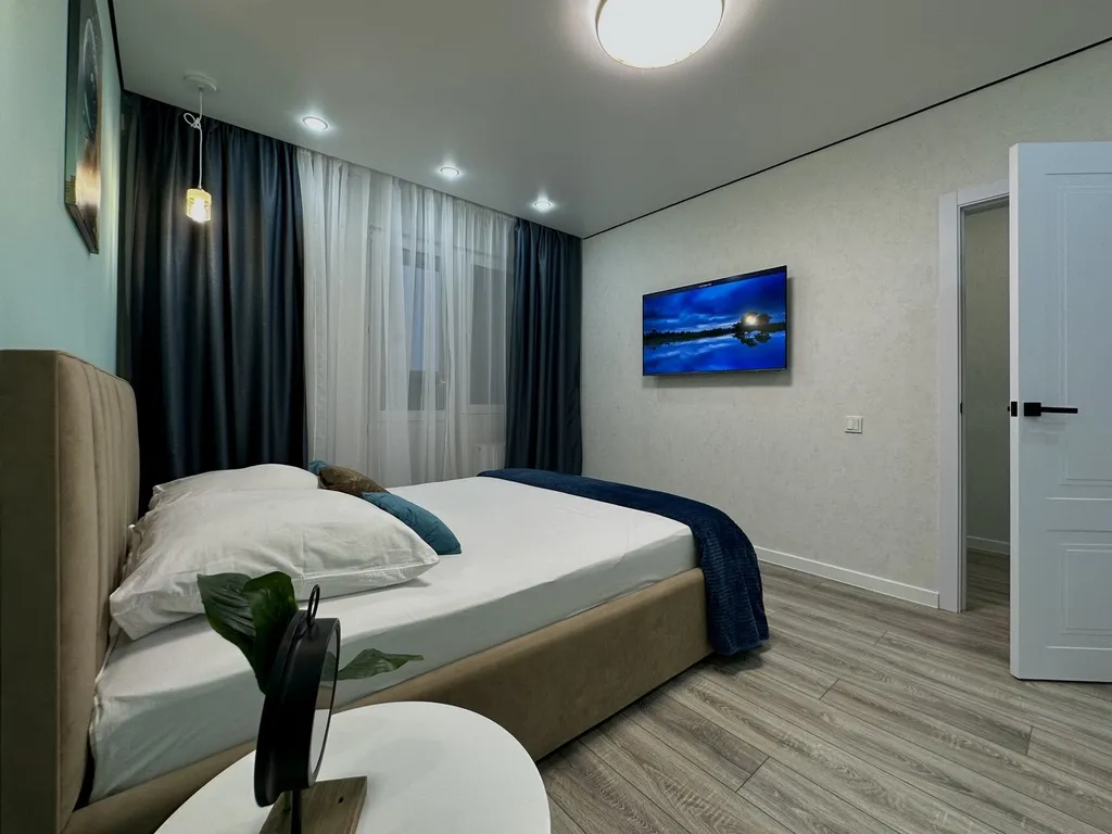 Квартира на Юркина 10