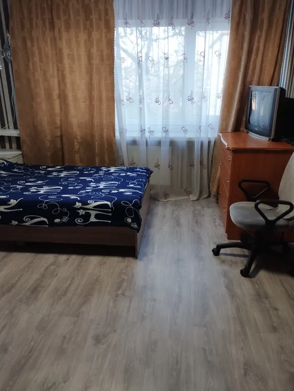 Комната в  центре города ,7 минут море 7 минут вокзал, кафе, магазины