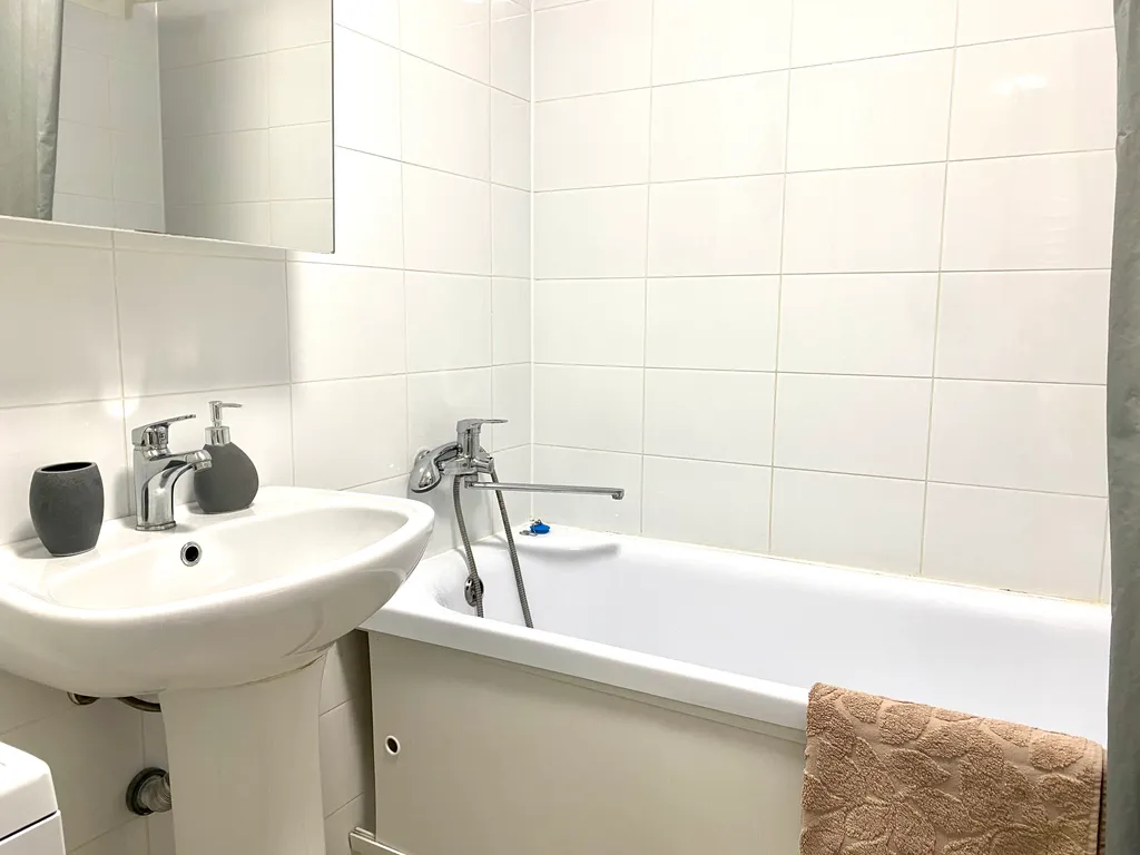 Уютная евродвушка комфорт-саларис возле метро