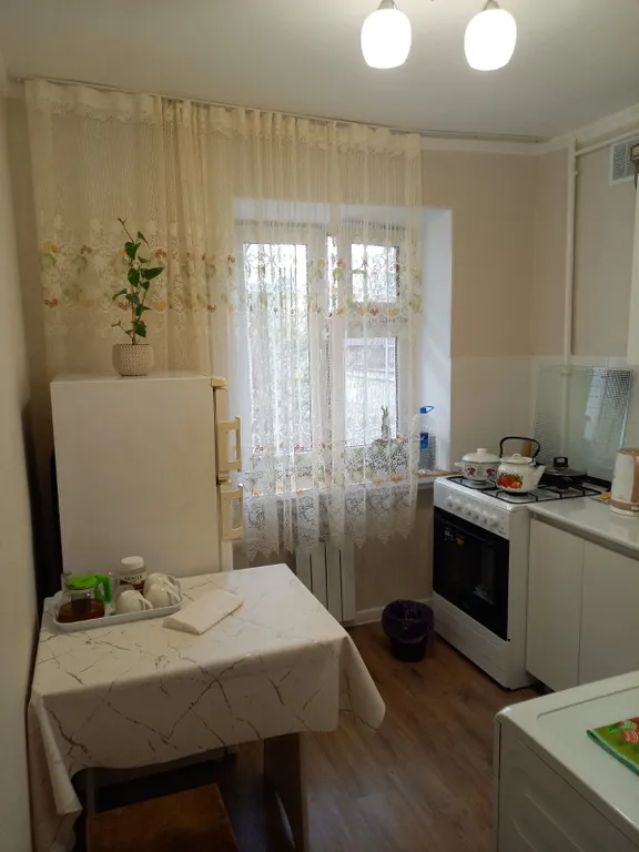 Чистая и уютная квартира в центре Бишкека рядом выход в парк — аренда посуточно в Бишкек