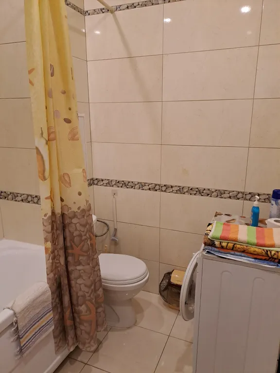 Ухоженная чистая квартира с видом на детский парк, парковка
