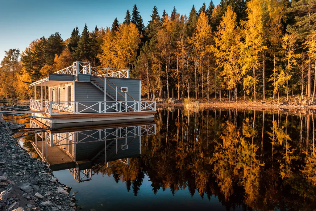 Дом на воде с сауной