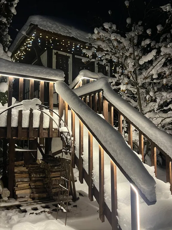 Уютный дом в сказочном лесу