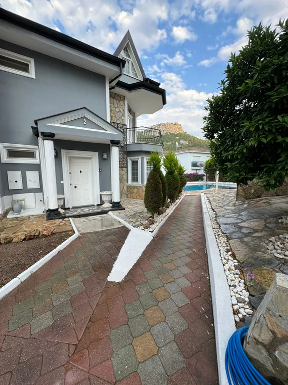 Вилла в красивом и ухоженном комплексе в великолепном месте