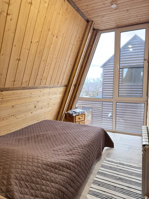 Большой дом с верандой