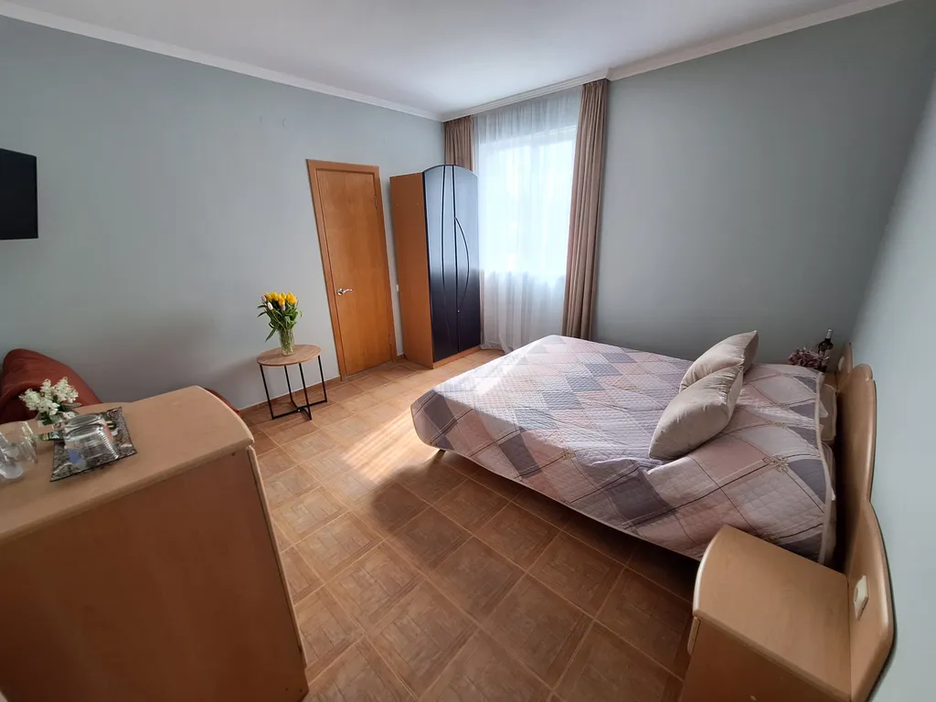 Квартира Квартира СТАНДАРТНЫЙ ТРЕХМЕСТНЫЙ 
НОМЕР С ДВУМЕСТНОЙ КРОВАТЬЮ,  КРЕСЛОМ — Геленджик