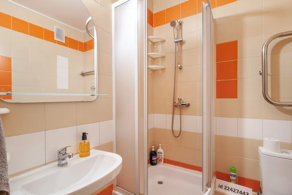 Rose-Blue Apartment (2ой дом от метро, 400 метров)