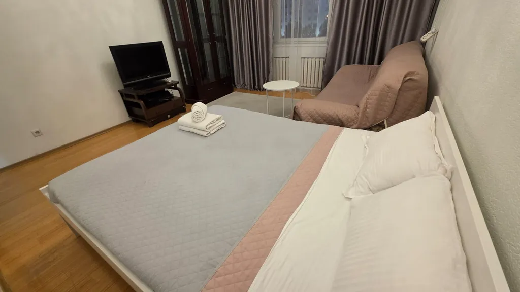 Евротрешка с 2-мя кроватями и раскладным диваном в центре