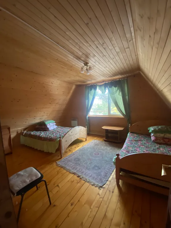 Дом  на  берегу озера Селигера