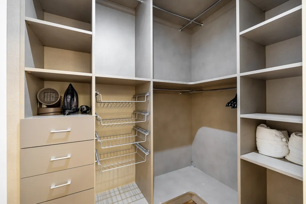 Rockmond 61 Junior Suite 1