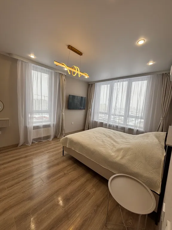 Светлая квартира с красивым видом на город — аренда посуточно в Астрахань