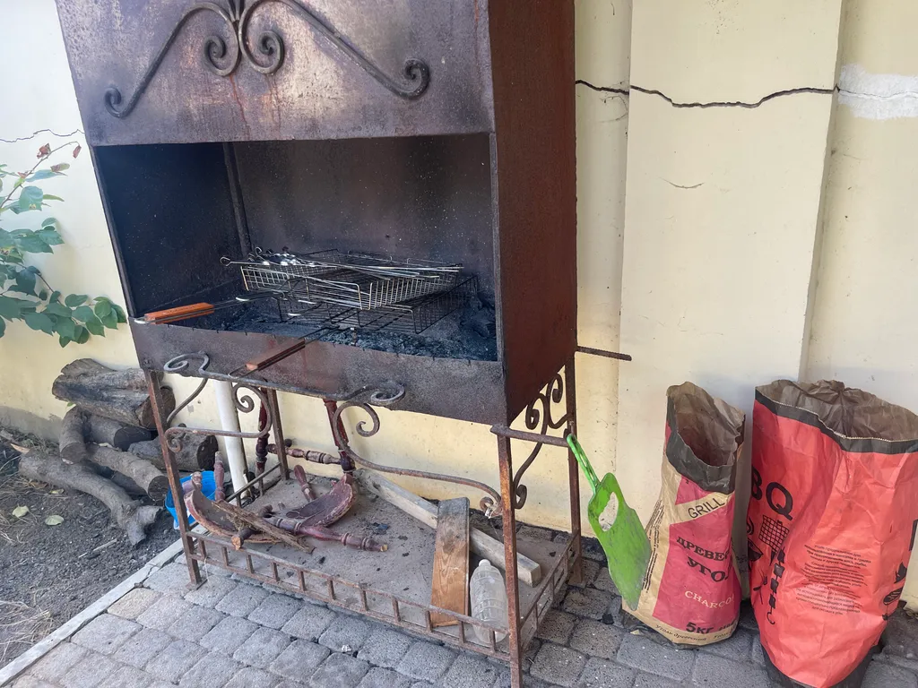 Большой, уютный дом на первой линии, со своим выходом на море