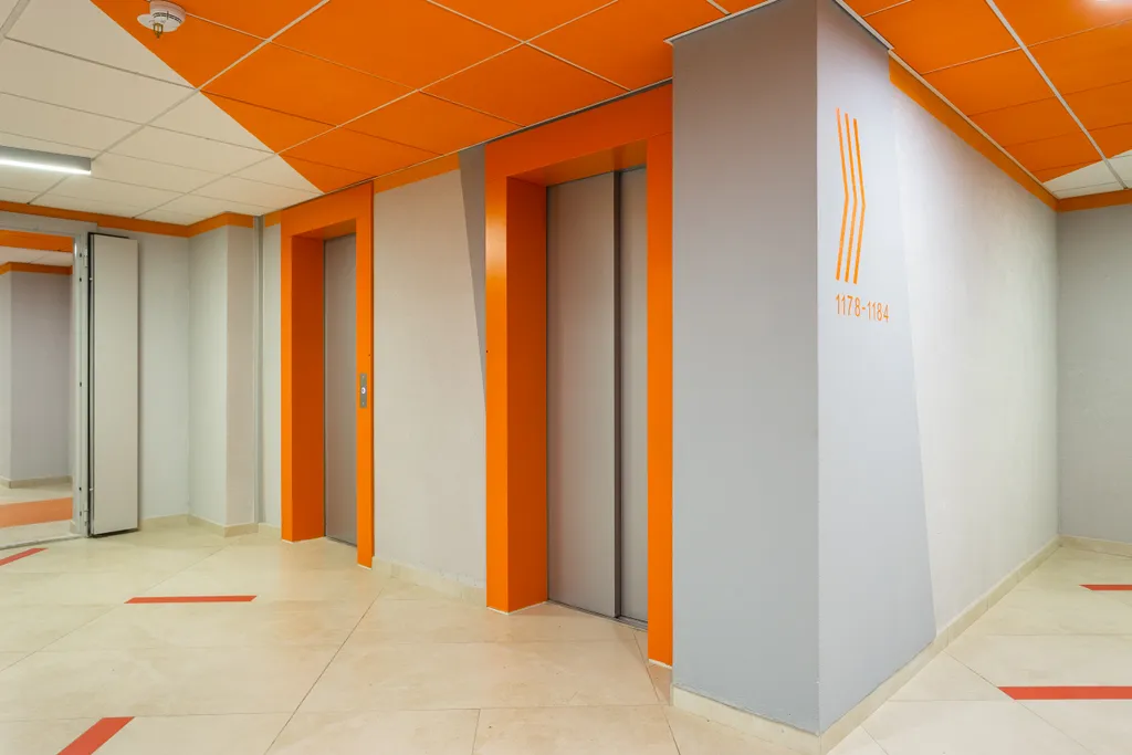 Студия у метро Парнас