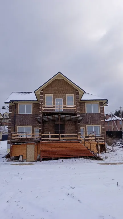 8-комнатный Дом