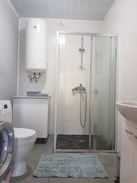 Коттедж Дом для семейного отдыха — Луга