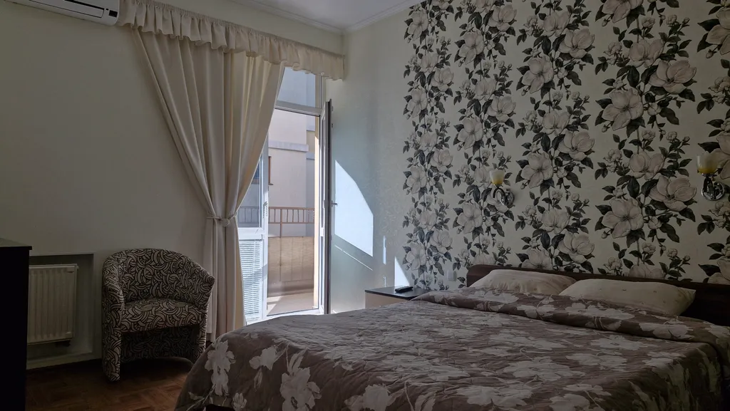 Просторная 2-комнатная квартира с двумя балконами — аренда посуточно в Алушта