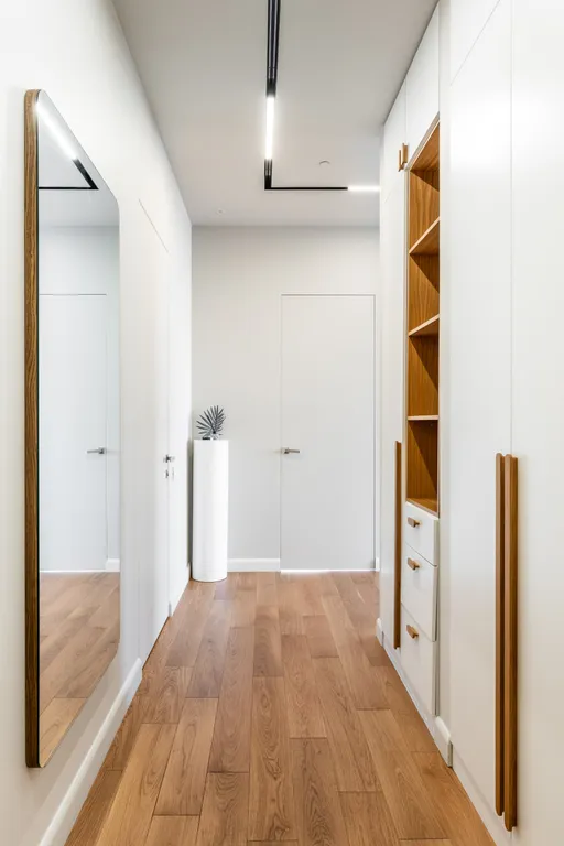 Угловой стильный апартамент с 2 спальнями