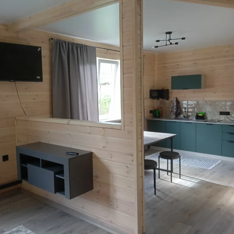 Уютный дом в саду