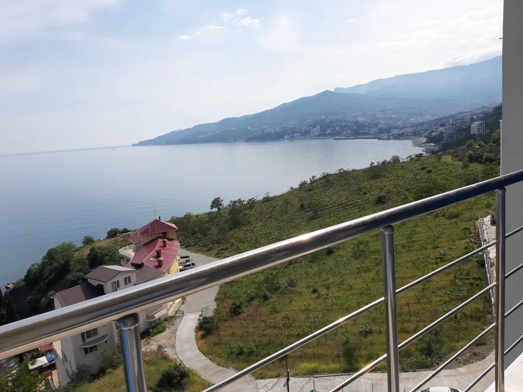 Квартира с видом на море и Ялтинскую бухту