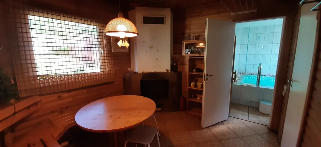 Загородный дом в черте города с русской баней