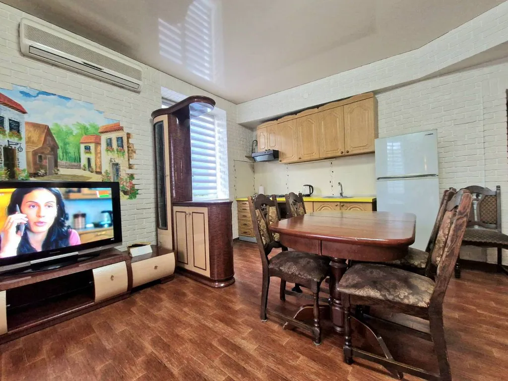 Трехкомнатная студия в центре города