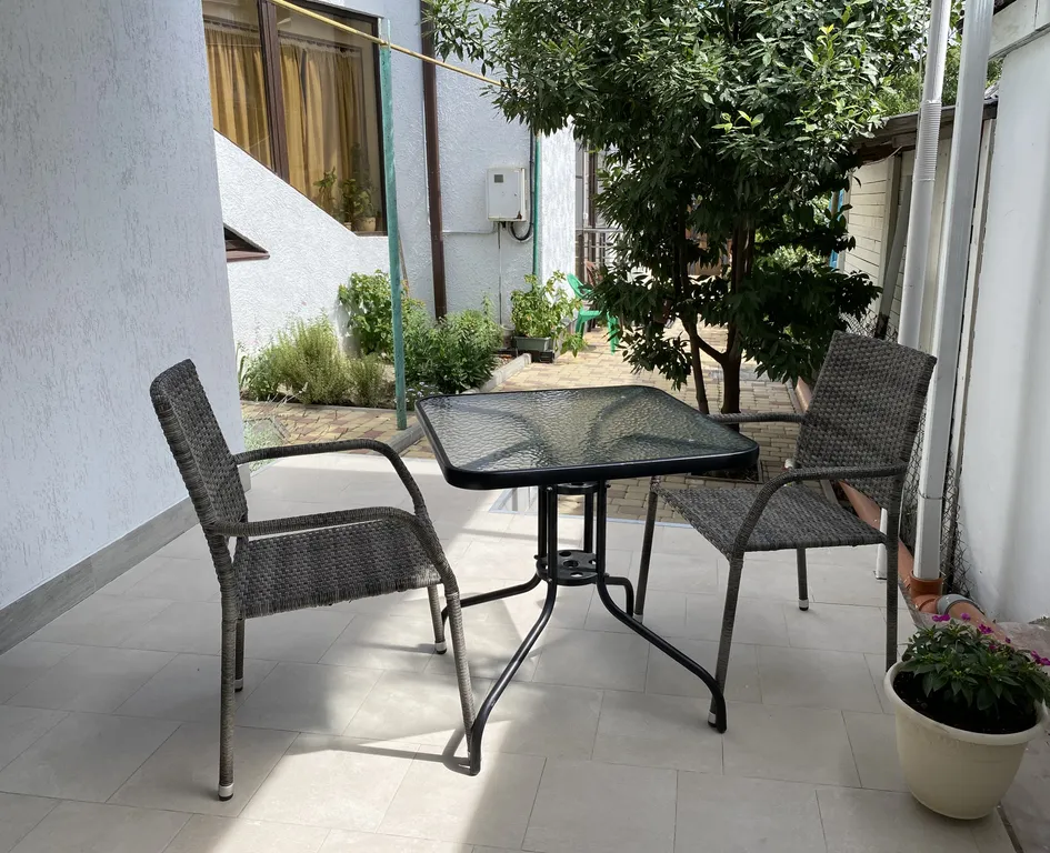 Коттедж Небольшой дом с двумя изолированными спальнями — Геленджик