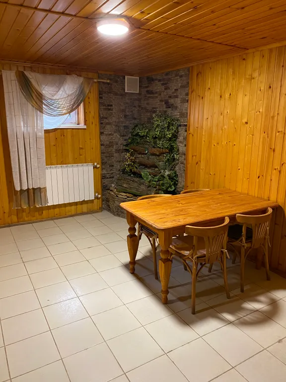 Коттедж Коттедж с сауной и бассейном — Красный