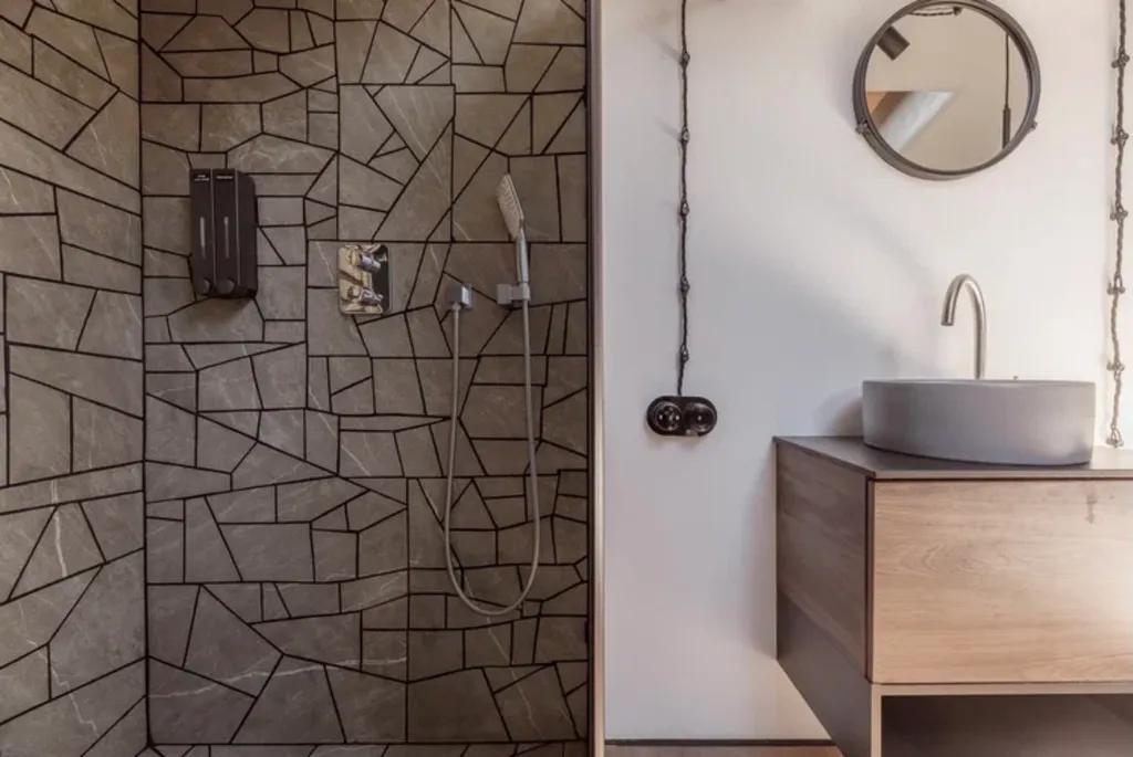 Панорамные окна с видом на гору