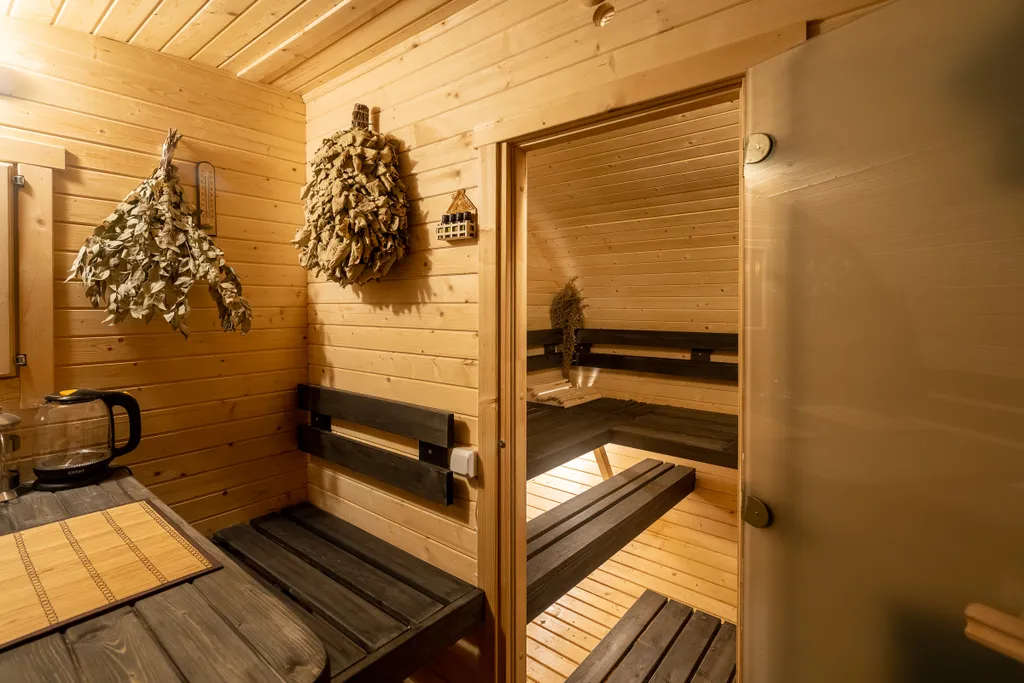 Апартаменты с террасой 80м2, тёплым бассейном и русской баней