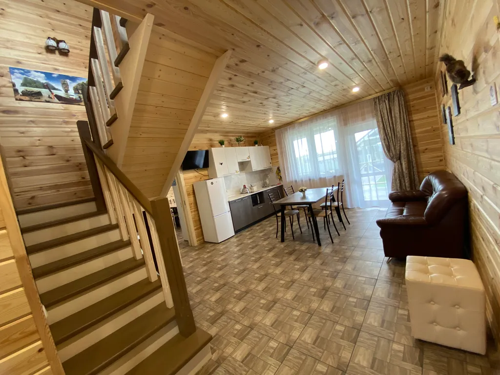 Уютный дом с большой верандой