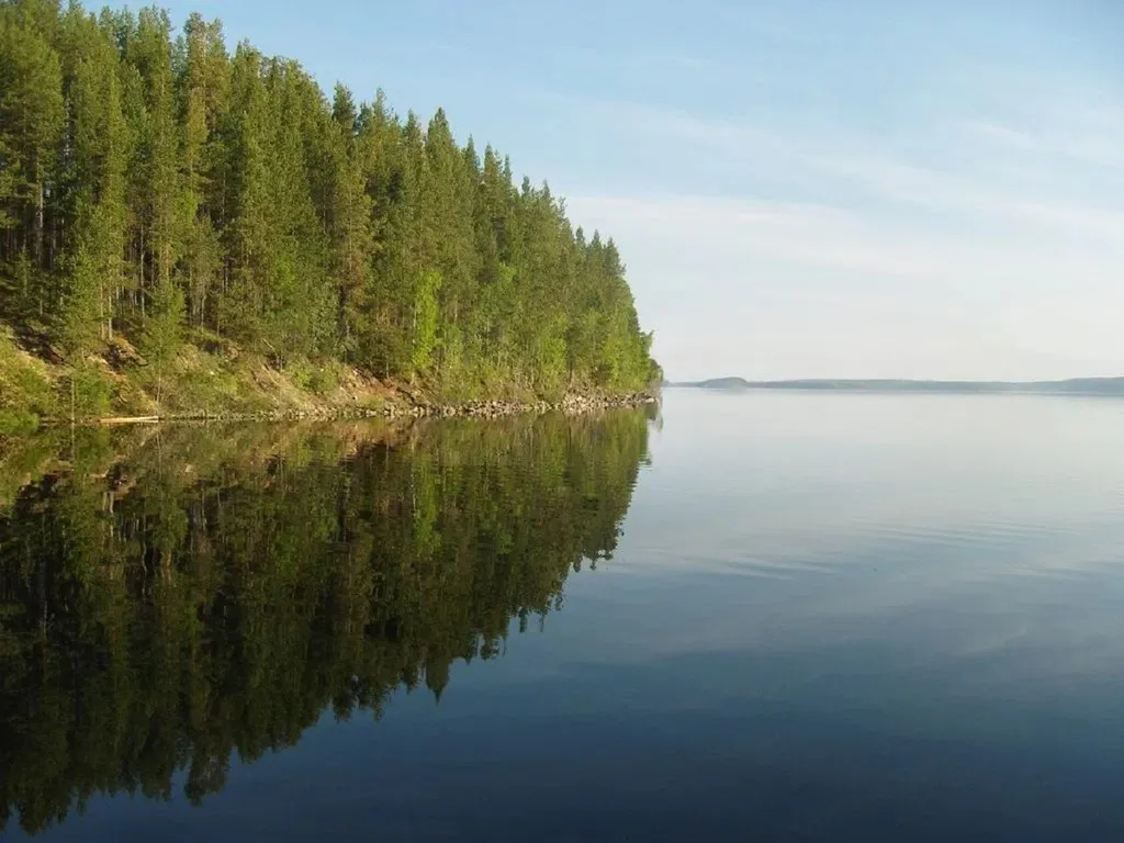 Дом-баня на берегу озера Уросозеро