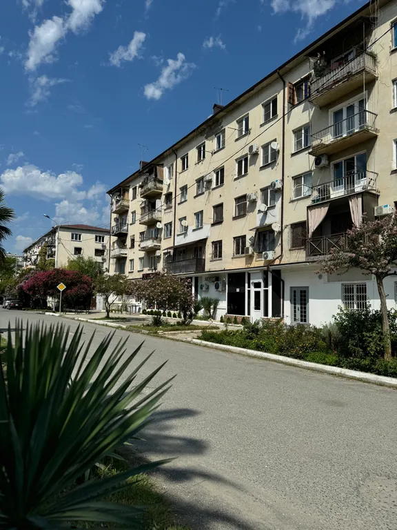 Квартира 2 х комнатная квартира в центре Сухума у моря — Сухум