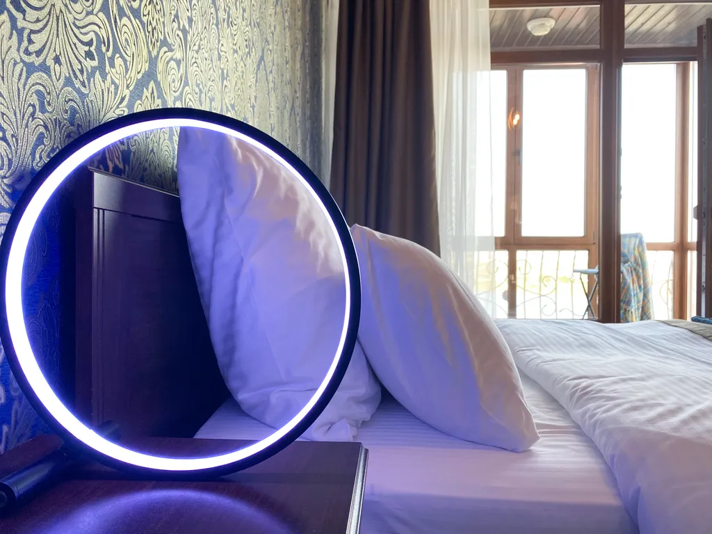 2-комнатные видовые апартаменты с бассейном у моря