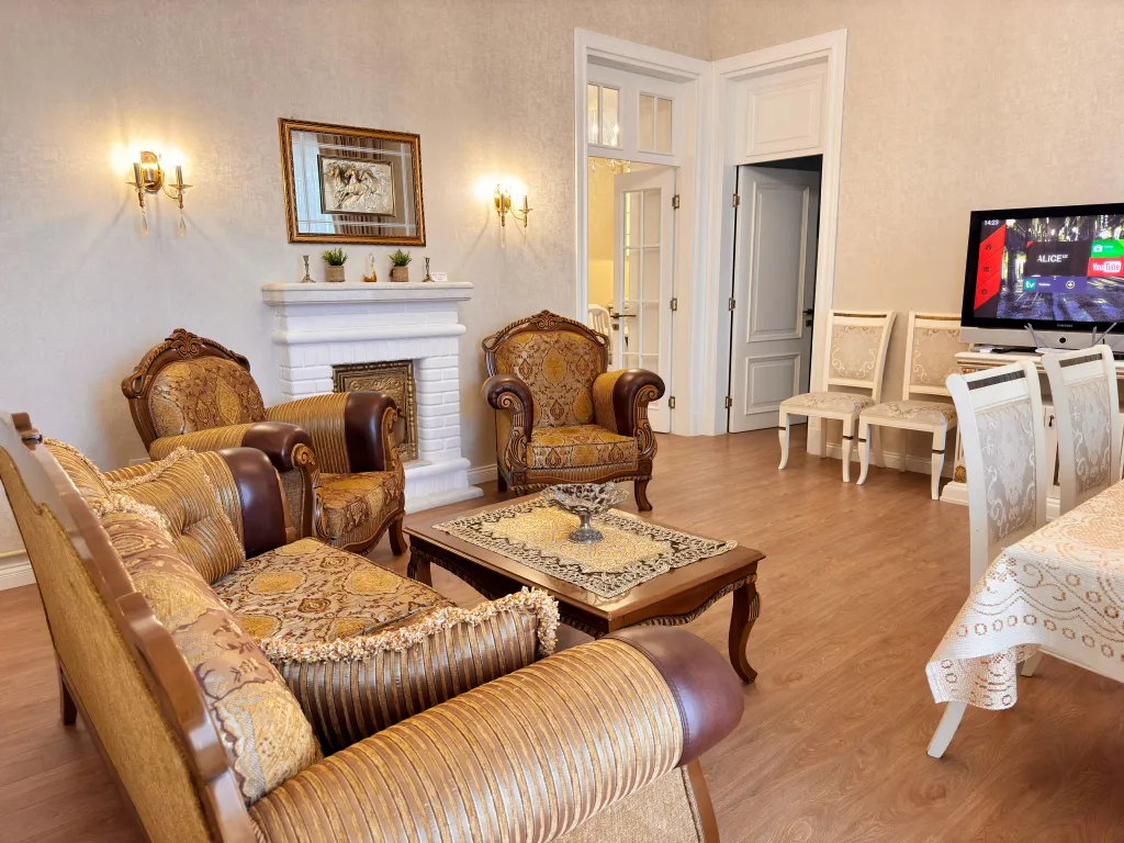 HIISTORY 1888 - Сentral Apartments & Excursions