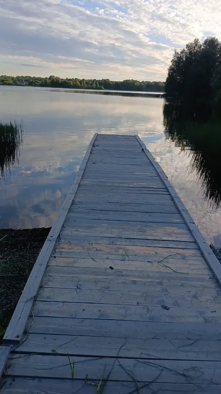 Уютный дом на берегу озера