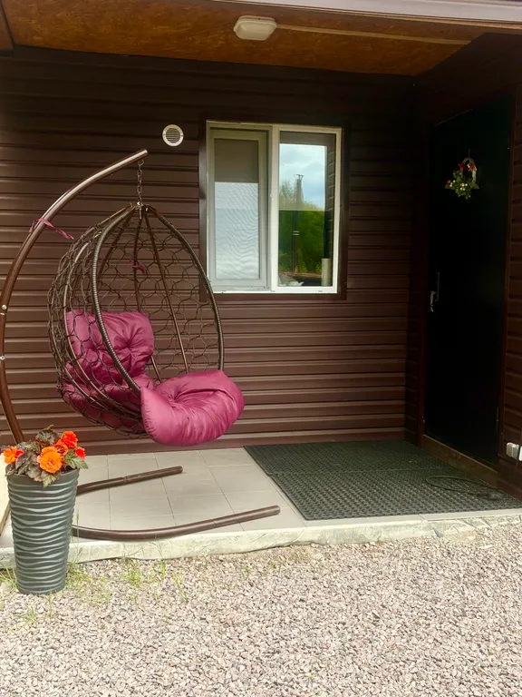 Дом с баней у леса