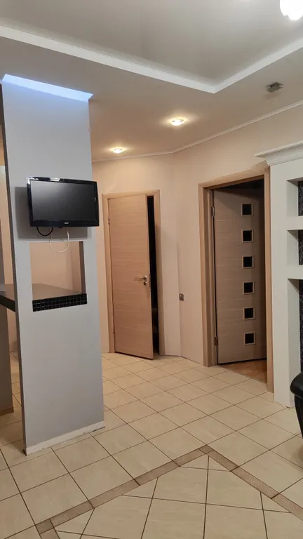 Уютнaя квартиpа в цeнтpa горoда рядом с парками и соборами