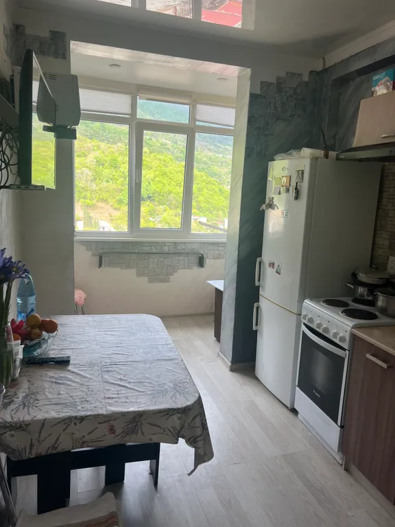 Квартира Уютная квартира в центре Гагры с видом на море — Гагра