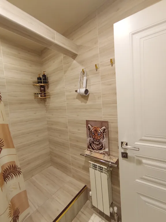 Комфортная квартира на берегу реки с живописным видом на горы