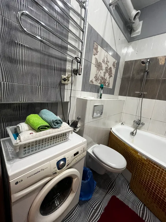 Квартира Трехкомнатные апартаменты Люкс — Колпино