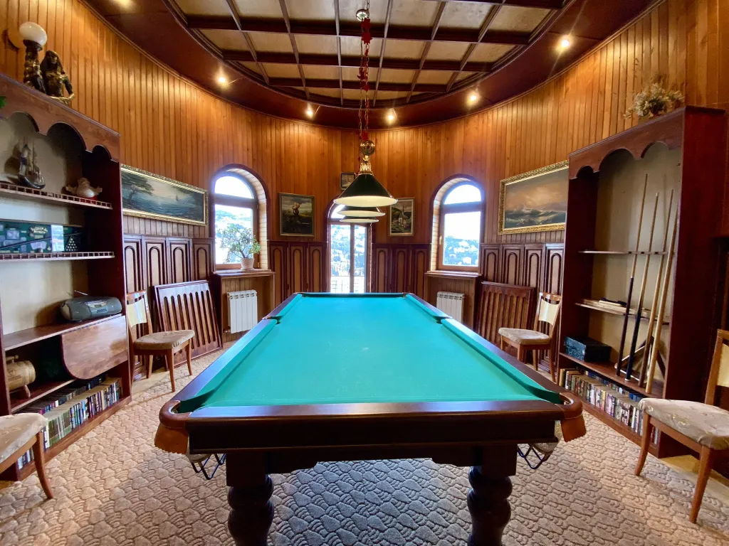 Дом в центре с видом на море